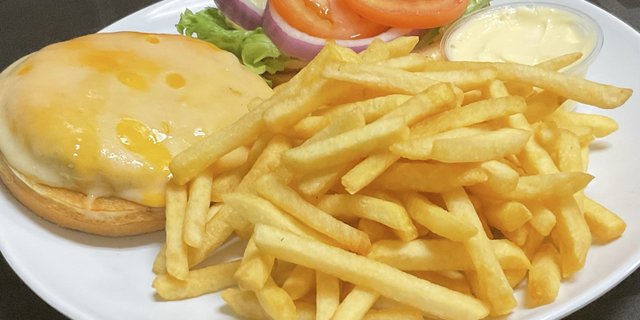 Lipsmaker Burger
