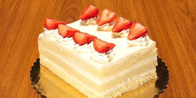 Strawberry Chantilly Cake
