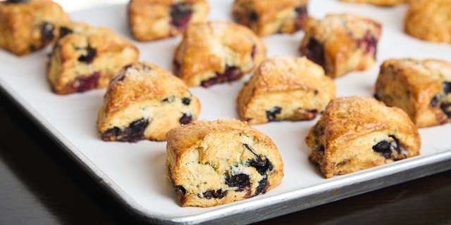 12 Mini Seasonal Fruit Scones