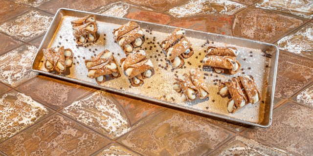 Homemade Cannolis