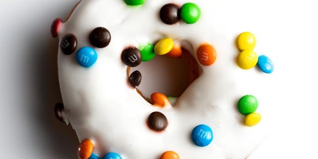 Vanilla M&M Raised Donut