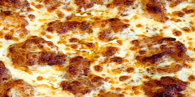 General Tso's Pizza, Wings, Garlic Bread & 2L Soda Package