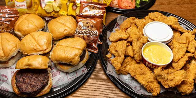 Burgers & Tenders Platter