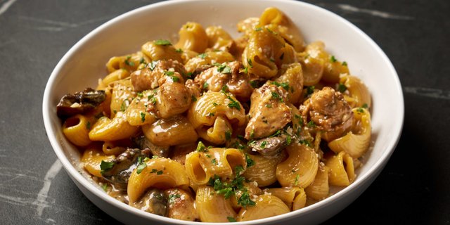 Lumache Marsala Chicken & Mushrooms Tray