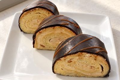 Cuatros Leches Dulce de Leche Roll