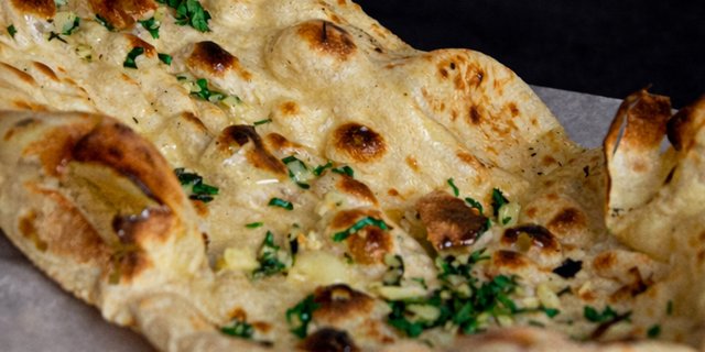 Tandoori Garlic Naan