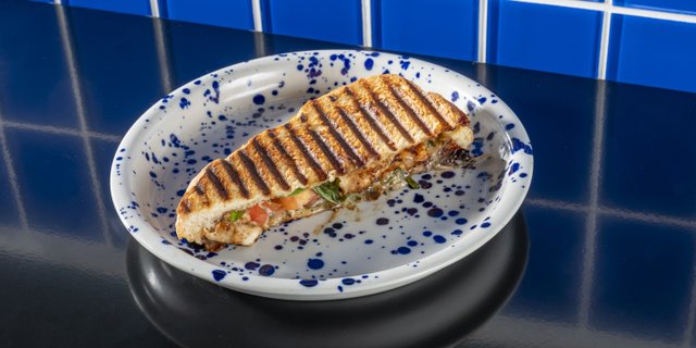 Mozzarella Pesto Sandwich