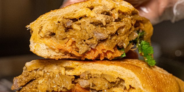 Beef Curry Banh Mi