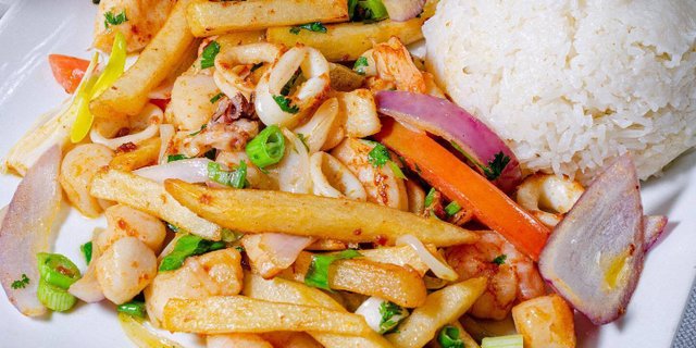 Saltado de Mariscos