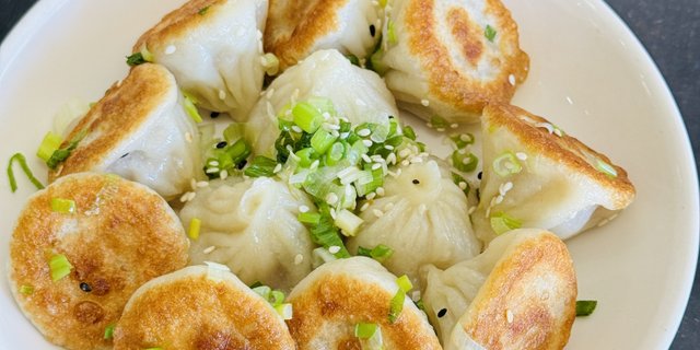 Mini Pan-Fried Pork Buns