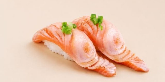Seared Salmon Nigiri (2 Pcs)