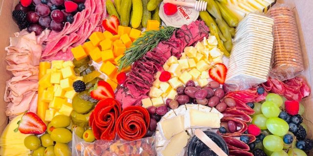 Charcuterie Box