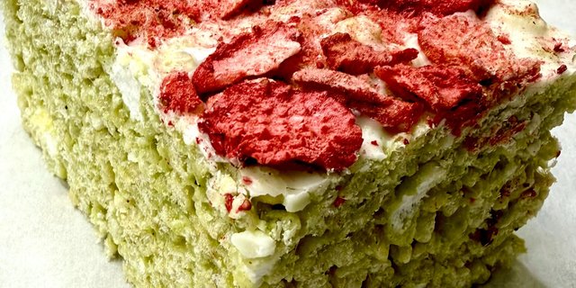 Matcha-Strawberry Rice Krispies Bars