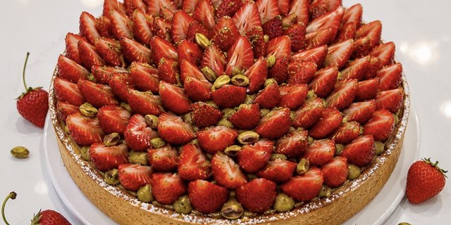 Strawberry Pistachio Pastry