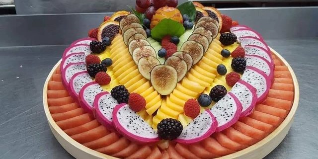 Signature Sliced Fruit Platter
