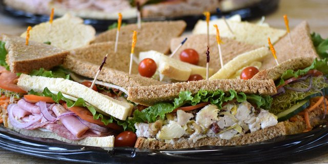 Signature Sandwich Tray (Half Sandwiches)