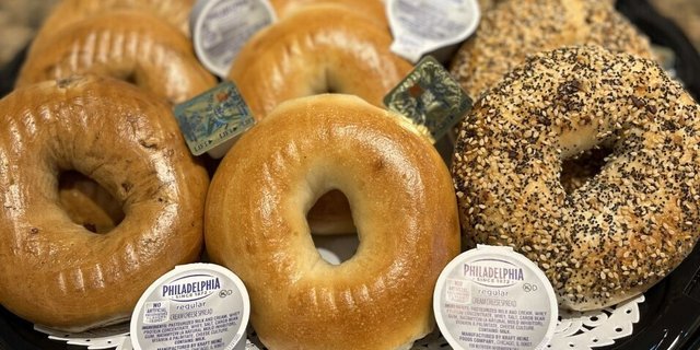 Assorted Bagel Tray