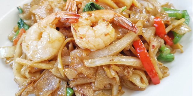 Drunken Noodles (Pad Kee Mao) Half Tray