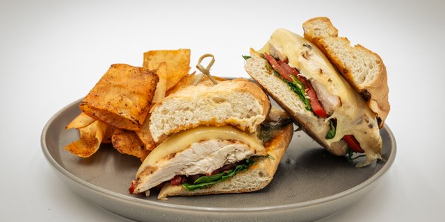 Chicken Sandwich Boxed Lunch