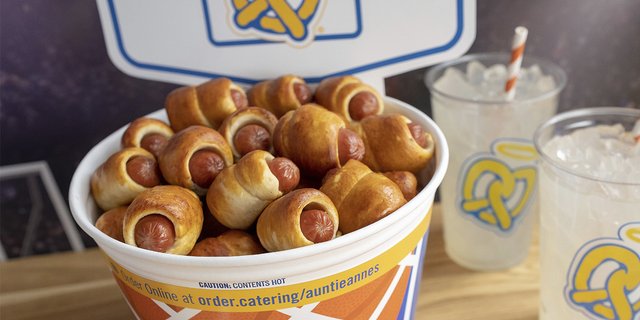 Mini Dogs Free Throw Bucket