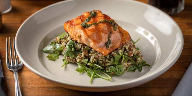 Grilled Salmon Pesto