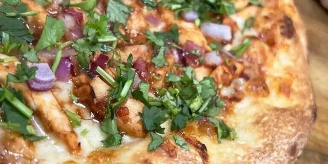 18" BBQ Chicken Pizza