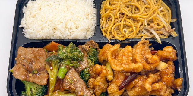 Broccoli & Beef & Tangerine Chicken Bento Box