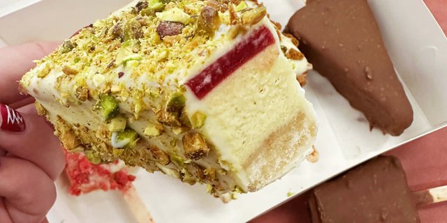 Raspberry Pistachio Cheesecake Stick
