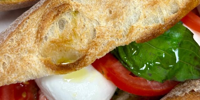 Caprese Baguette