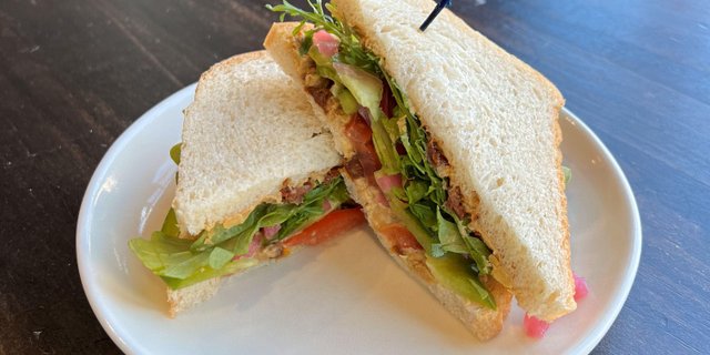Hummus & Veggie Sandwich