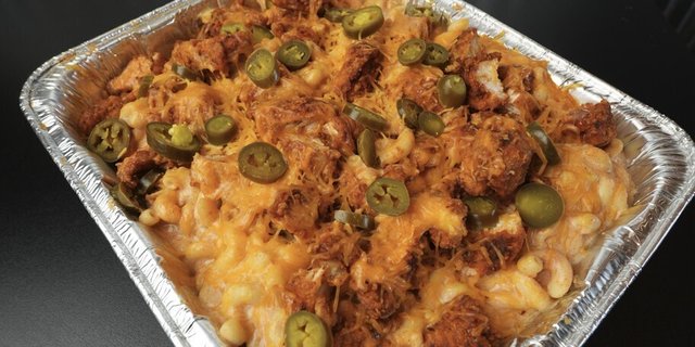Loaded Mac & Cheese Tray