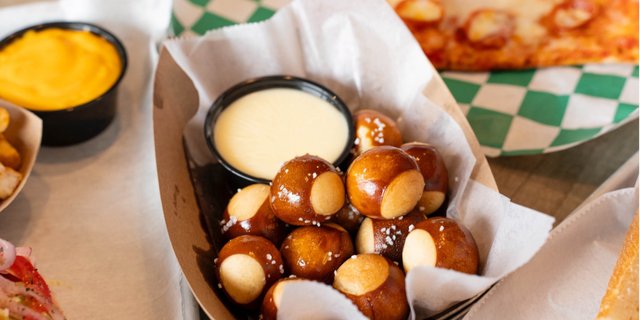 Pretzel Bites & Cooper White American Cheese Dip