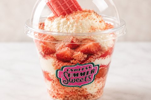Parfait Cups w/ Strawberry Crunch