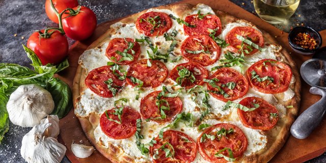 12" Gluten-Free Caprese Pizza
