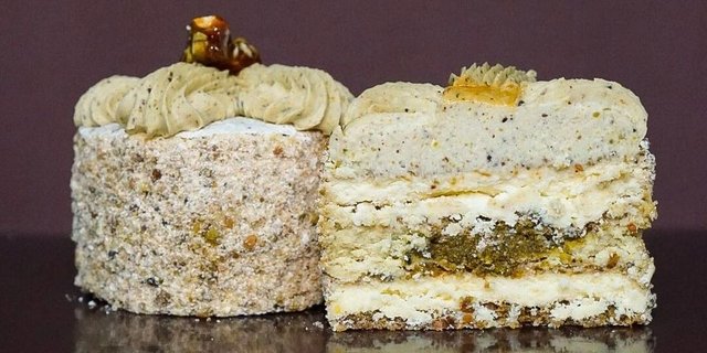 Pistachio Kiyv Cake