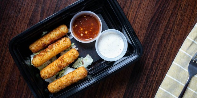 Fried Mozzarella Sticks