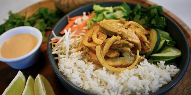 Curry Chicken Rice Bowl