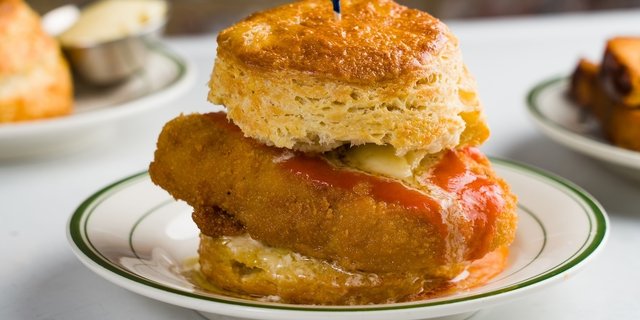 Build-Your-Own Veggie Chik’n Biscuit Sandwich
