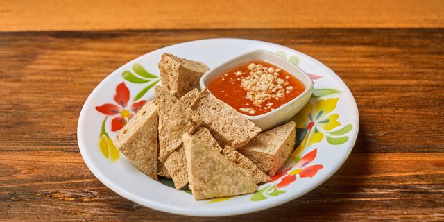 Tao Hoo Tord (Deep Fried Tofu)