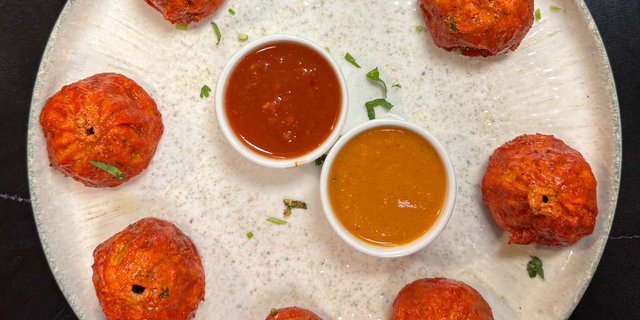 Tandoori Lamb Momo Tray