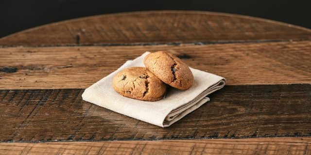 Paleo Chocolate Chip Cookie