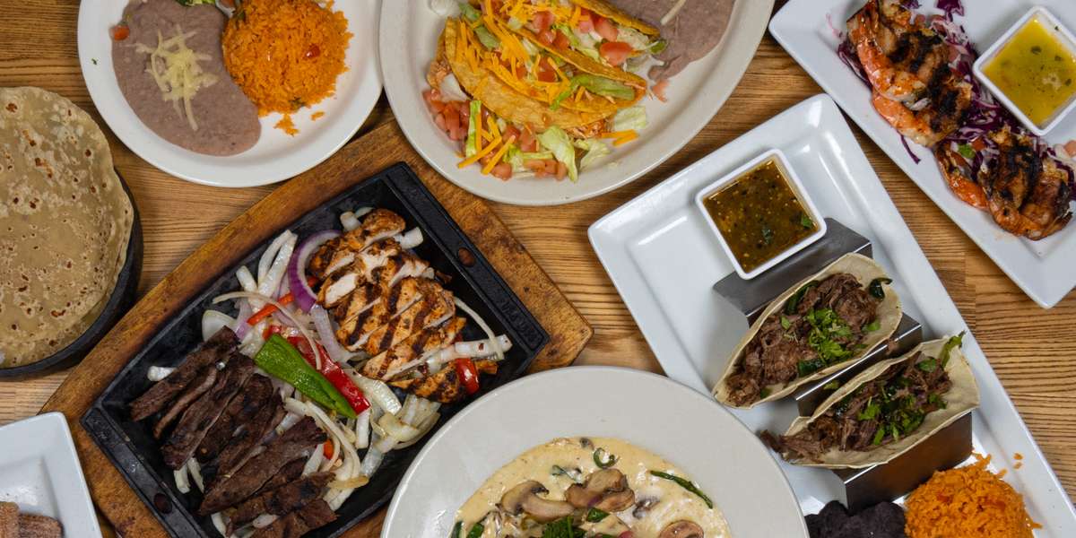We’ve always envisioned our restaurant as a place where everyone can find something to enjoy. Our Mexican favorites are made with flavors ranging from subtle to robust— flavors that will leave you satisfied, whether you order the beef fajitas or the cheese enchiladas. - El Rincon Mexican Kitchen