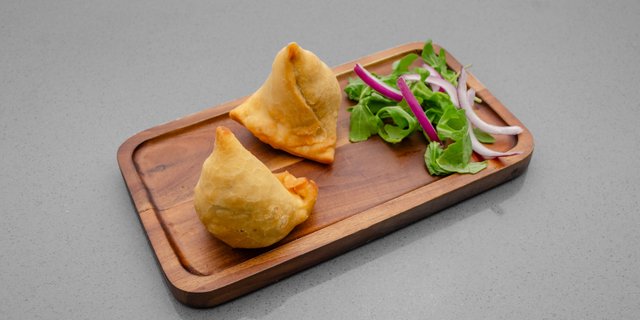 Jumbo Vegetable Samosa