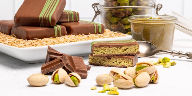 Dozen Dubai-Style Chocolate Bars