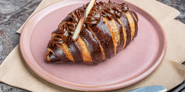 Muss Chocolate Croissant
