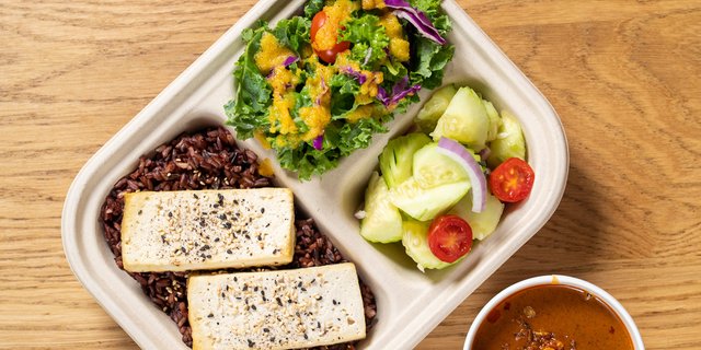 Baked Sesame Tofu Boxed Lunch