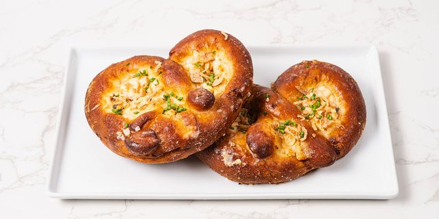 Soft & Stuffed Pretzels