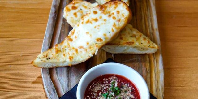Garlic Cheese Bread
