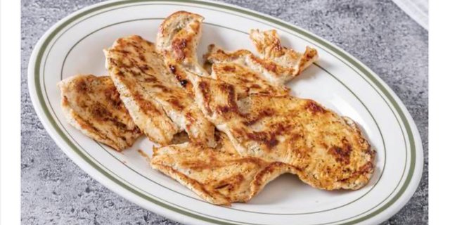 Grilled Chicken Breast (Pechuga de Pollo a la Parrilla)