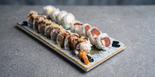 Shrimp Tempura, California & Spicy Tuna Roll Tray